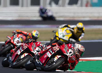 Ducati dominiert mit der V4R die Superbike-WM 2026