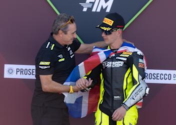Triumph-Teamchef Simon Buckmaster (li.) mit Tom Booth Amos