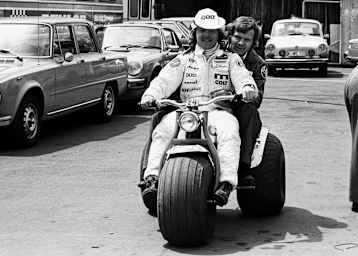 Keke Rosberg mit seinem Manager Ortwin Podlech