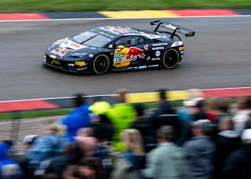 Der ABT Lamborghini Temerario GT3 in der DTM im Red-Bull-Design