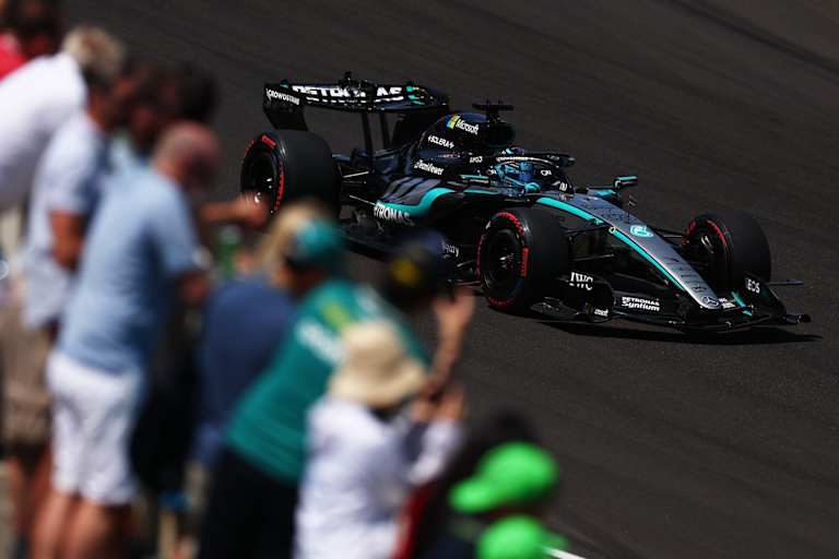 George Russell im Mercedes