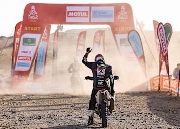 Dakar, Etappe 1: Die erste Härteprüfung durch Geröll und Dünen