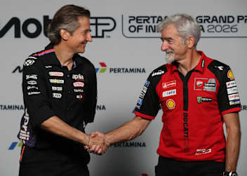 Rivola und Dall'Igna in der Pressekonferenz in Indonesien