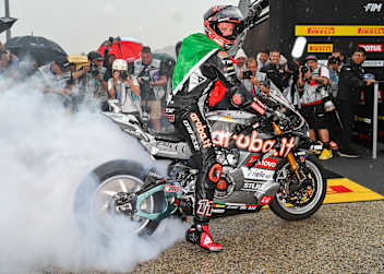 Nicolo Bulega zelebrierte seinen 52. Sieg