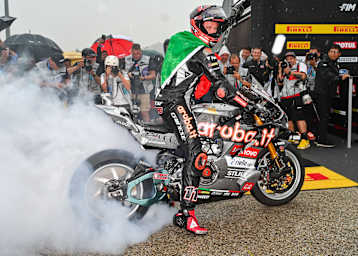 Nicolo Bulega zelebrierte seinen 52. Sieg