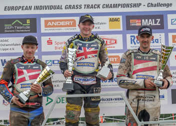 James Shanes (Mitte) gewann in Bielefeld die EM-Challenge 
