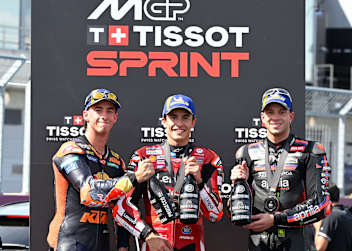 Fertigte Acosta und Bezzecchi ab: Sprint-Sieger Marc Marquez