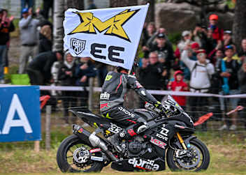 Lokalmatador Eemeli Lahti triumphiert im ersten Lauf der ESR Superbike