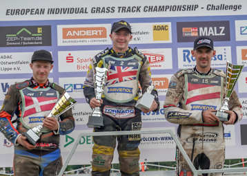 James Shanes (Mitte) gewann in Bielefeld die EM-Challenge 