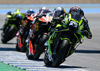 Raul Fernandez mit Acosta und Bastianini im Genick