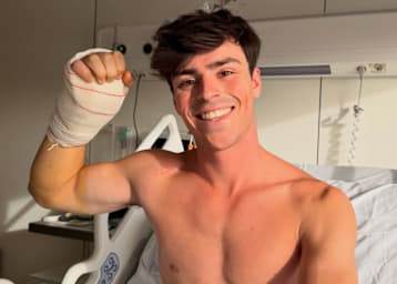 Alonso Lopez mit Gips