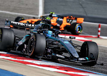 George Russell (Mercedes) vor Lando Norris (McLaren)