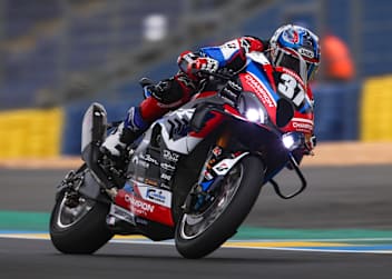 Markus Reiterberger auf der BMW: Die M1000RR ist schnell und sparsam