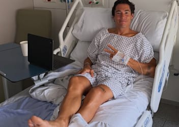 Aleix Espargaro im Universitätsklinikum Dexeus in Barcelona
