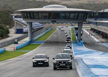 Schade um den Sprit: Autos sollte die Strecke trocken fahren