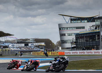 Die Rennen in Assen lassen sich bei ServusTV On genießen