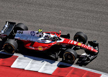 Lewis Hamilton mit seinem Ferrari