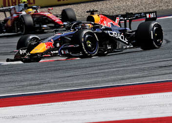Max Verstappen vor Lewis Hamilton auf dem Red Bull Ring