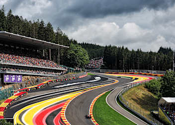 Die berühmte Passage Eau Rouge-Raidillon in Spa-Francorchamps