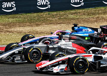 Nico Hülkenberg zwischen Gasly (oben) und Ocon 