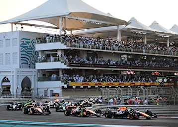 Max Verstappen führt in Abu Dhabi das Feld an