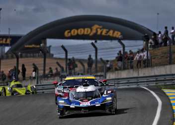 Alpine A424 vor LMGT3 und LMP2 in Le Mans
