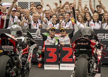 Alex Lowes und Axel Bassani jubelten auf Phillip Island gemeinsam