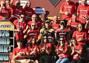 Nicolo Bulega und das Aruba.it-Team