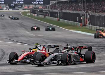 Nico Hülkenberg im Kampf mit Lewis Hamilton