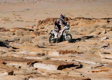 Schotter, Geröll und Felsen lauern auf Etappe 11