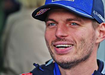 Max Verstappen ist überzeugt: Russell fokussiert sich derzeit auf die F1