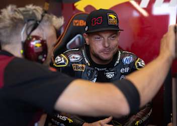 Sam Lowes und sein Team trugen in Donington Park Trauerflor