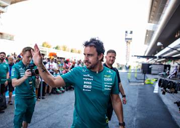 Fernando Alonso setzt seine Hoffnungen auf das Aston-Martin-Upgrade