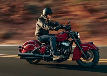 Wie in den 1940er-Jahren: Ein einsamer Reiter auf einem entlegenen Highway