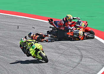 Brad Binder schoss Joan Mir nach dem Start unfreiwillig ab