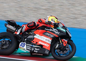 In Assen warb das Team Feel Racing Ducati groß für Landgeflügel