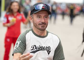 Max Biaggi gratuliert Nicolo Bulega aus der Ferne