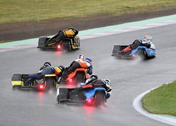In der Seitenwagen-WM sind spannende Rad-an-Rad-Duelle an der Tagesordnung