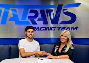 Alex Escrig mit Teammanagerin Laura Bertulessi