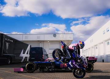 MotoGP trifft F1: Die Pramac-Piloten besuchten das Alpine-Werk in Enstone