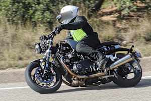 Prototyp der neuen Triumph Speed Twin 1200 für 2028
