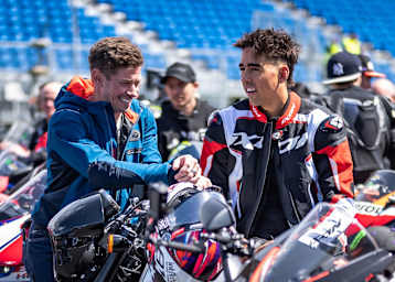 Casey Stoner beeindruckt Landsmann Senna Agius