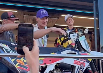 Liam Everts mit Vater Stefan und Großvater Harry