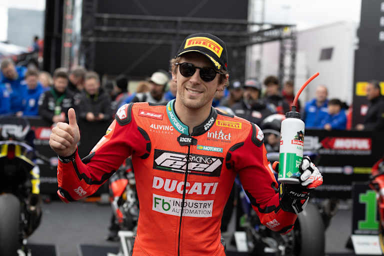 Nach 14 Podestplätzen gelang Philipp Öttl der erste Supersport-Sieg