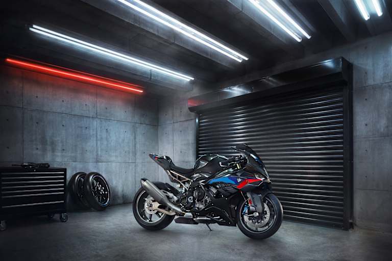 Die Serienversion der BMW M1000RR Modelljahrgang 2027
