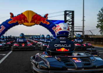 Max Verstappen gegen 100