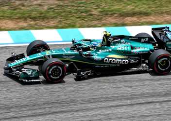 Fernando Alonso im ersten Training in Sepang