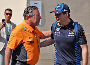 McLaren-CEO Zak Brown und Max Verstappen