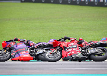 Enge Angelegenheit: Jorge Martin (Pramac) vor Werksfahrer Bagnaia