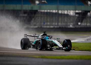 George Russell war in Silverstone erstmals im W17 unterwegs